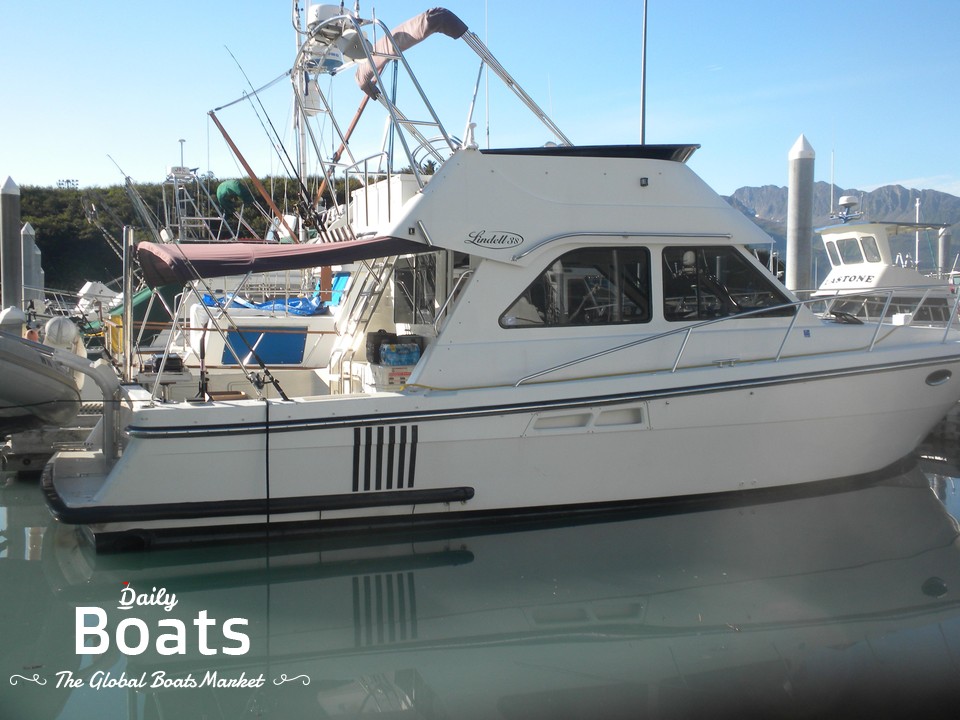 1999 Lindell 38 Sport Fisher for sale. View price, photos and Buy 1999
