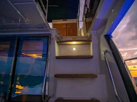 2017 Monte Carlo Yachts Mc5 myytävänä