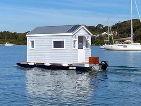 2021 Houseboat 6.9M