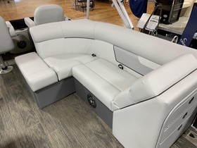 2022 Crest Classic Lx Fish 220 Sf for sale