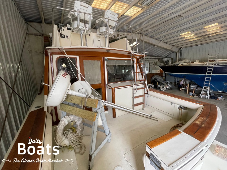 1986 Egg Harbor 33 Convertible for sale. View price, photos and Buy 1986 Egg Harbor 33