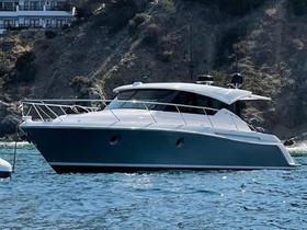 Tiara Yachts 39