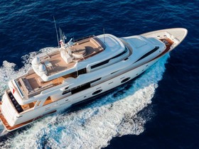 2013 Ferretti Yachts Custom Line Navetta 33 Crescendo на продажу