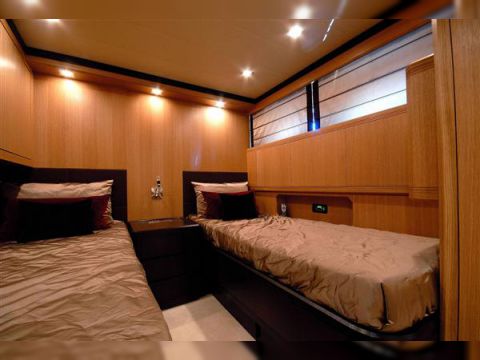 Buy 2006 Mangusta 72