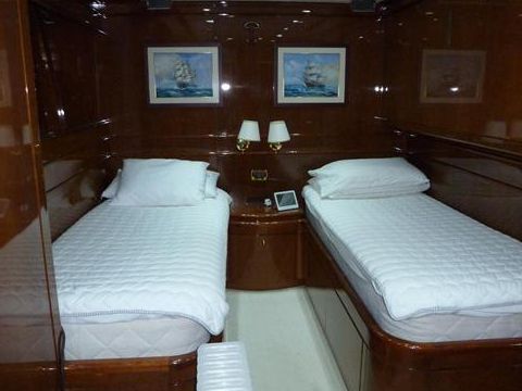 2003 Benetti 83 in vendita