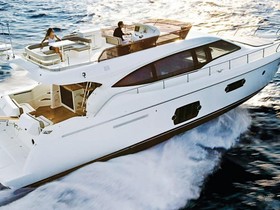 Ferretti Yachts 570