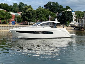 2022 Cruisers Yachts 2022 39 Express Coupe