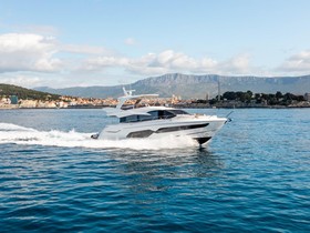 Kupiti 2018 Sunseeker Manhattan 66