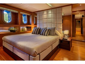 Osta 2011 Mondomarine 49M