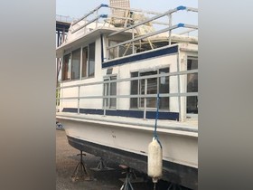 Gibson Houseboat