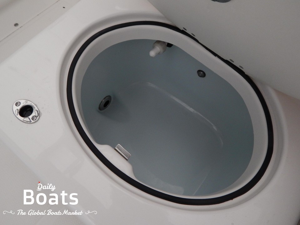 2017 Robalo R222Es for sale. View price, photos and Buy 2017 Robalo ...