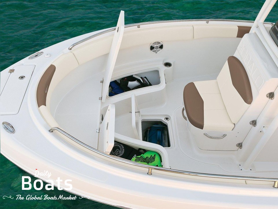 2017 Robalo R222Es for sale. View price, photos and Buy 2017 Robalo ...