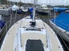 1984 Hunter 37