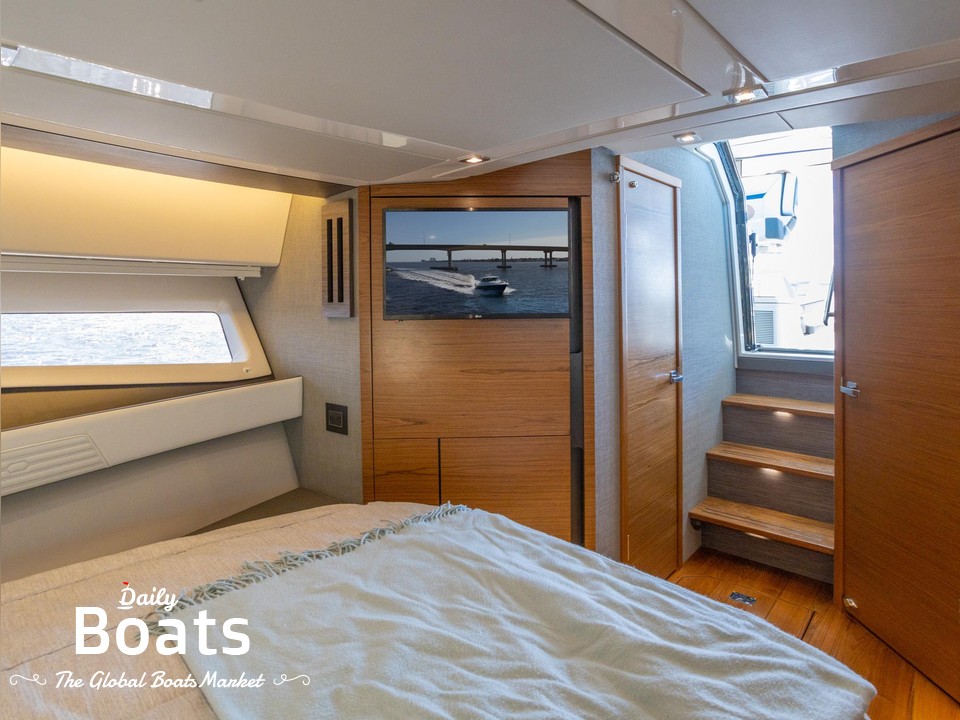 2021 Tiara Yachts 43 Le for sale. View price, photos and Buy 2021 Tiara ...