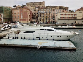 Kupić 2004 Ferretti Yachts 810