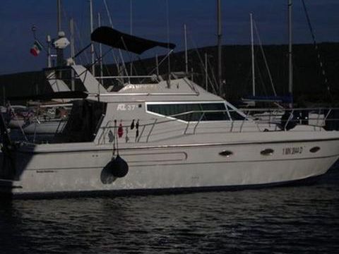 Azimut Az 37