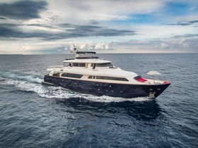 Ferretti Yachts Custom Line Navetta 31