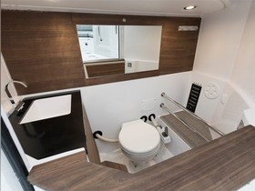 2022 Axopar Cabin With Wet Bar Brabus Trim Line na prodej