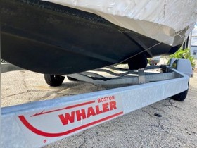 2018 Boston Whaler 190 Outrage