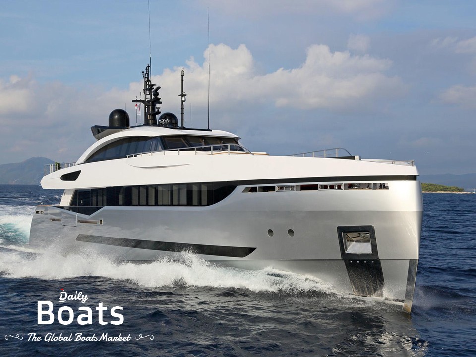 2013 Columbus Yachts 40S Hybrid for sale. View price, photos and Buy