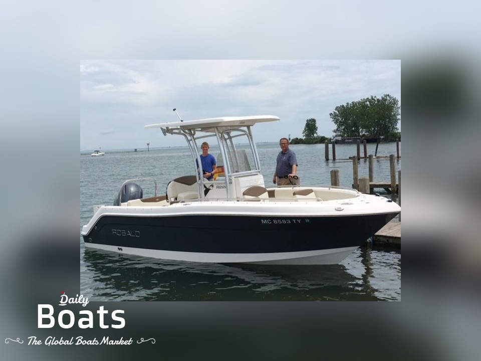2016 Robalo 220 Center Console for sale. View price, photos and Buy