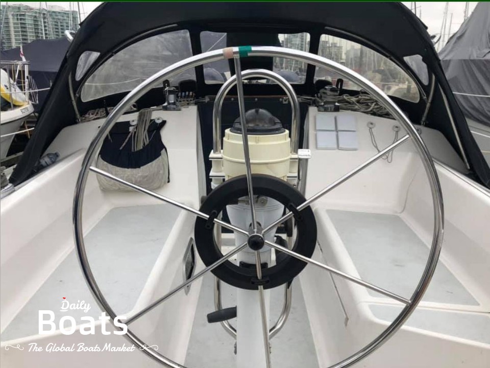 1993 Hunter Legend 35.5 for sale. View price, photos and Buy 1993