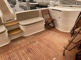 Osta 2006 Ferretti Yachts 550