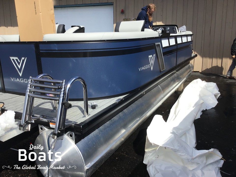 2022 Misty Harbor L22U Double "U" Int./ TriToon for sale. View price