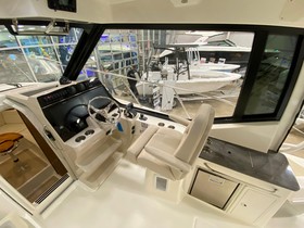 Купить 2022 Boston Whaler 325 Conquest