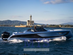 Custom Occhilupo Yacht & Carbon Superbia 28