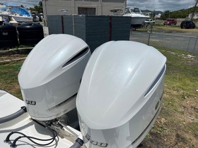 2004 Venture 34 Center Console in vendita