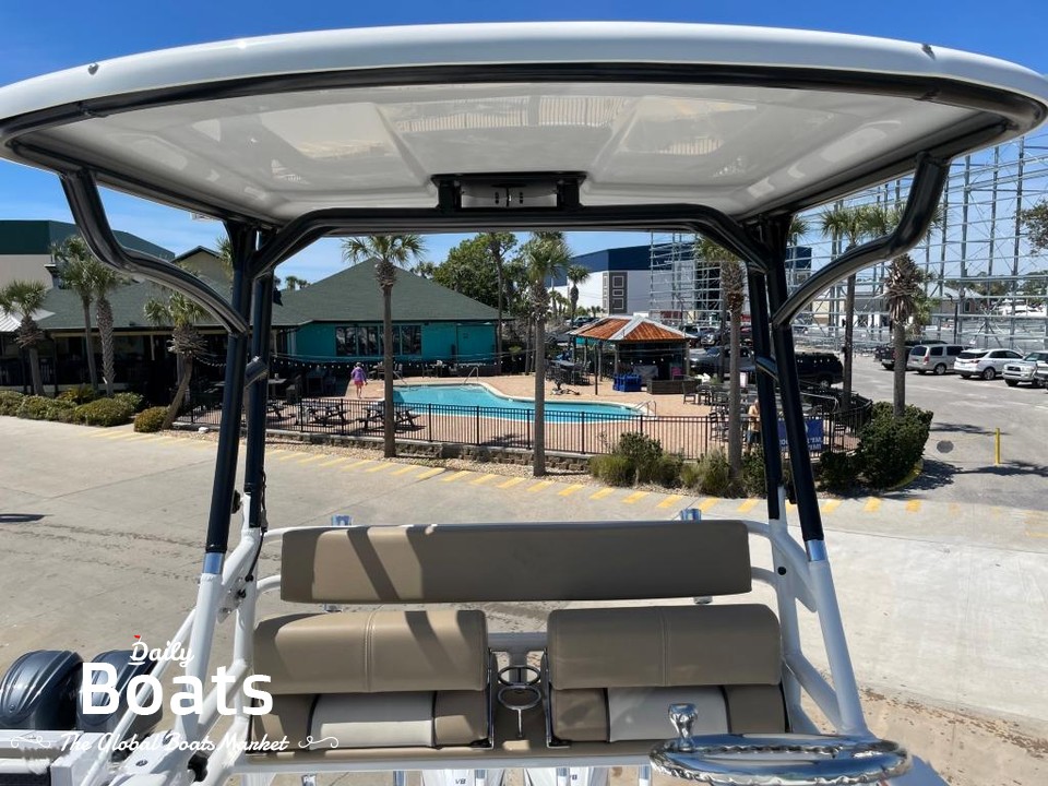 2021 Everglades 335 Center Console for sale. View price, photos and Buy