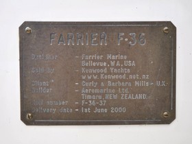 2000 Farrier F-36