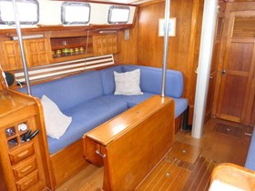 1984 Endeavour 38