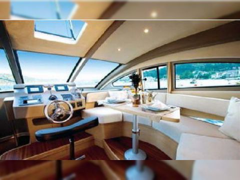 2010 Numarine 55 Fly