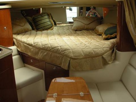 2007 Regal 3360 Commodore