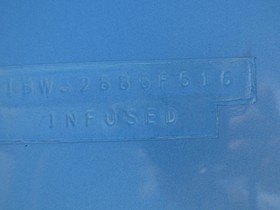 Kupiti 2016 Intrepid 327 Center Console