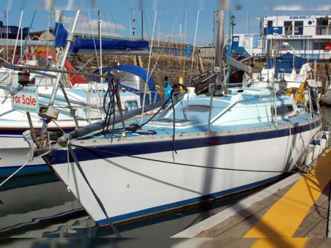 Camper & Nicholsons 33