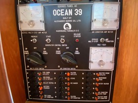 1987 Ocean Alexander 390 Sundeck eladó