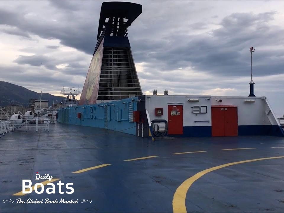 2005 Cruise Ship Ro/Pax Ferry 2908 Passengers / 1212 Berths / 320