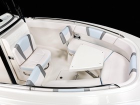 2022 Robalo R230 Center Console myytävänä