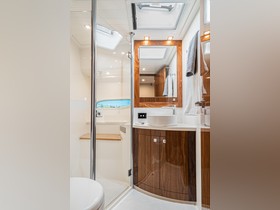 Osta 2020 Riviera 6000 Sport Yacht