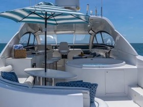 2004 Lazzara Yachts 80 Skylounge