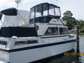 Uniflite 36 Double Cabin