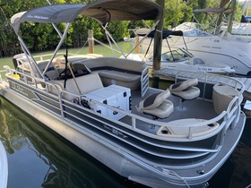 Buy 2017 Sun Tracker Fishin' Barge 22 Dlx