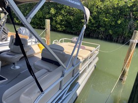 Купити 2017 Sun Tracker Fishin' Barge 22 Dlx