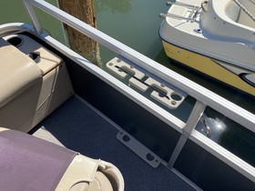2017 Sun Tracker Fishin' Barge 22 Dlx myytävänä