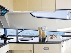 2011 Ferretti Yachts 700