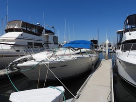 Sea Ray 390 Express Cruiser