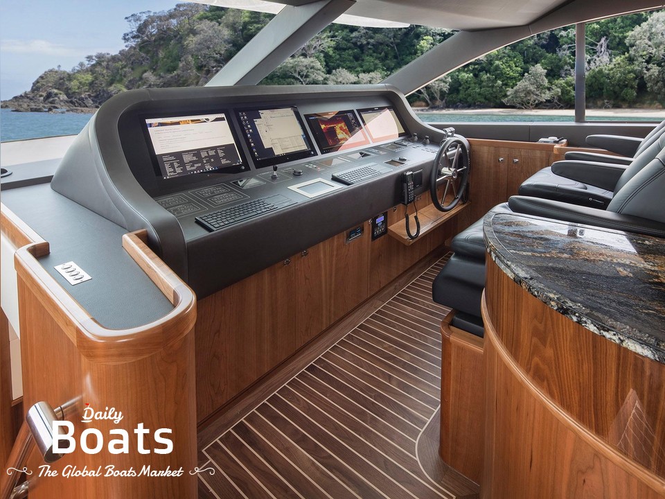 2023 Van der Valk Flybridge 27M for sale. View price, photos and Buy